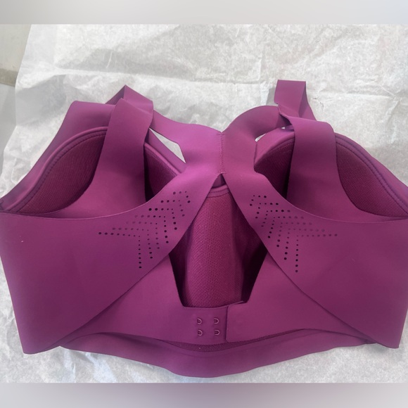 Victoria secret featherweight Max sports Bra - Picture 3 of 3
